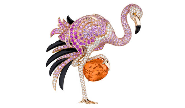 “フラミンゴ”クリップ ダイヤモンド×ピンクサファイア×スぺサルタイト ガーネット×オニキス×マンダリンガーネット（26.73ct、クッションカット）、参考商品