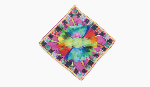 <b>ETRO｜エトロ</b>　ポケットチーフ1万4700円（シルク100％ / 45cm×45cm）