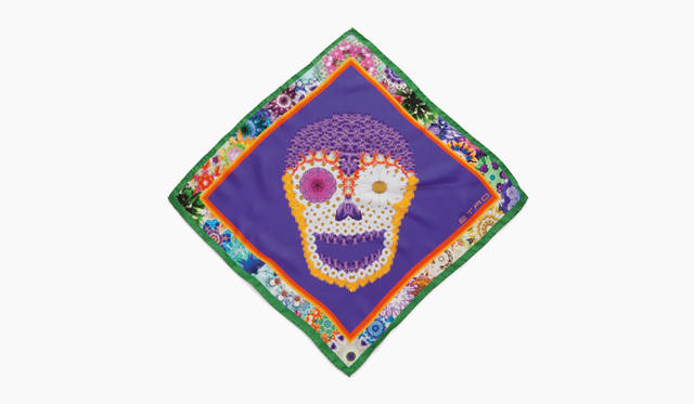<b>ETRO｜エトロ</b>　ポケットチーフ1万4700円（シルク100％ / 45cm×45cm）