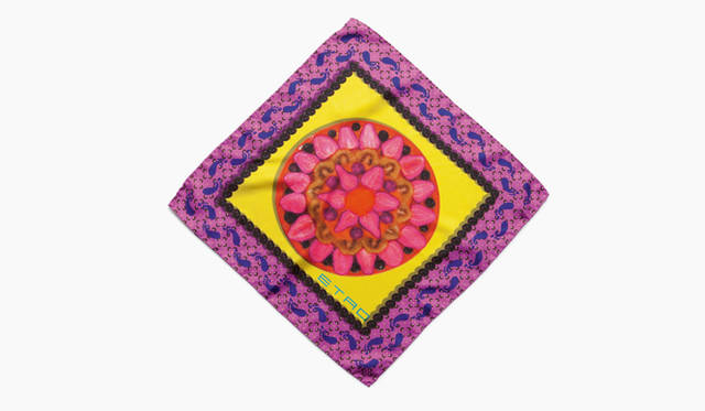 <b>ETRO｜エトロ</b>　ポケットチーフ1万4700円（シルク100％ / 45cm×45cm）