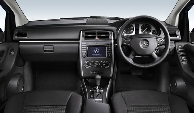<b>Mercedes-Benz B 180 Limited｜メルセデス・ベンツ B 180 リミテッド</b>　メディアインターフェースを搭載