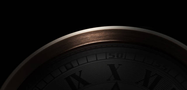 Calibre de Cartier｜カリブル ドゥ カルティエ 自動巻き、ピンクゴールド＆ステンレススティールケース×アリゲーターストラップ、直径42mm、シースルーバック、日常生活防水、 93万2400円（予価）