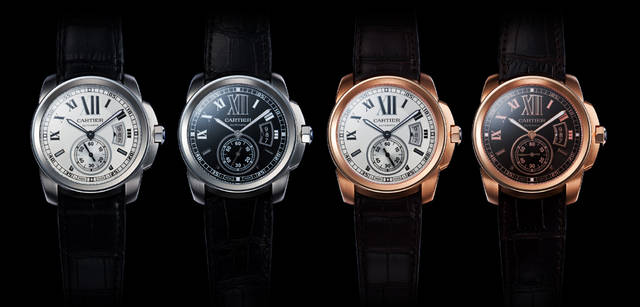 Calibre de Cartier｜カリブル  ドゥ カルティエ すべて自動巻き、アリゲーターストラップ、直径42mm、シースルーバック、日常生活防水。左から、64万4700円（ステンレススティール、ホワイトダイアル）、64万4700円（ステンレススティール、ブラックダイアル）、199万5000円（ピンクゴールド、ホワイトダイアル）、199万5000円（ピンクゴールド、チョコレートダイアル）