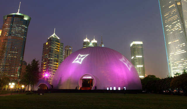 <b>LOUIS VUITTON｜ルイ・ヴィトン</b>　2010年4月28日、ガラパーティのおこなわれた会場。　©LOUIS VUITTON