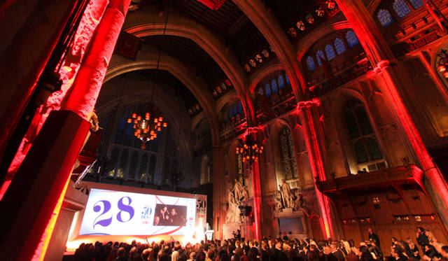 The S. Pellegrino world’s 50 Best Restaurants 2010｜サンペレグリノ2010年世界のベストレストラン50｜荘厳なゴシック建築として英国屈指の建物、ギルド・ホールのメインルーム、“グレート・ホール”にて威風堂々と開催された授賞式。