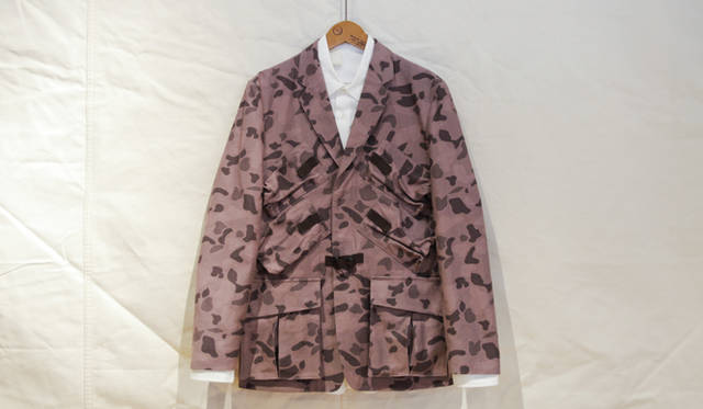 <b>SUKEZANE Tomoki｜トモキ倶楽部</b>　ジャケット（参考カラー）5万4600円、シャツ1万6800円（ともにN.HOOLYWOOD／ミスターハリウッド）