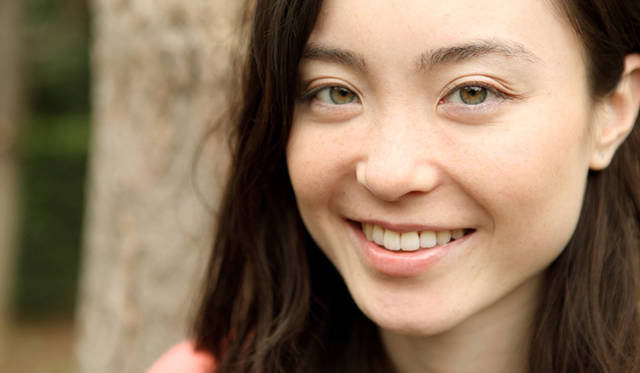 MUSIC｜シンガーソングライター エミ・マイヤー インタビュー 