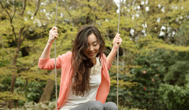 MUSIC｜シンガーソングライター エミ・マイヤー インタビュー 