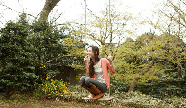 MUSIC｜シンガーソングライター エミ・マイヤー インタビュー 