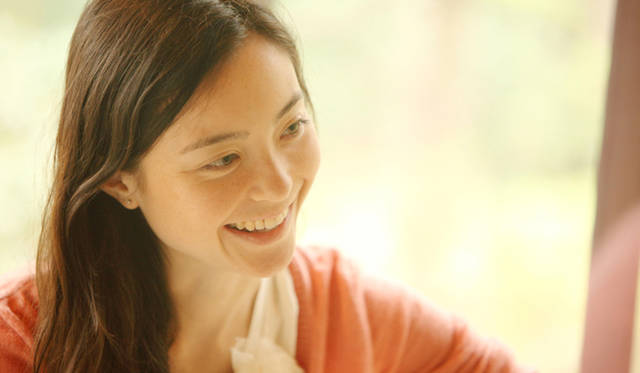 MUSIC｜シンガーソングライター エミ・マイヤー インタビュー 