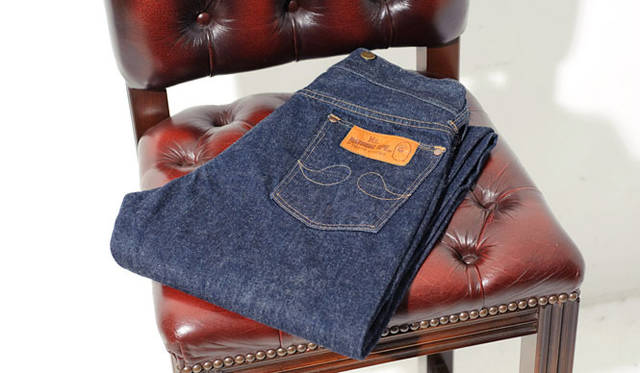 　ジーンズ2万5200円（Mr. BATHING APE® by UNITED ARROWS）