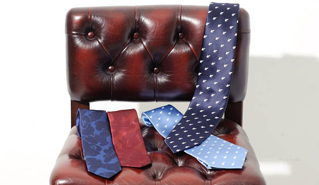 　ネクタイ各1万3650円（Mr. BATHING APE® by UNITED ARROWS）