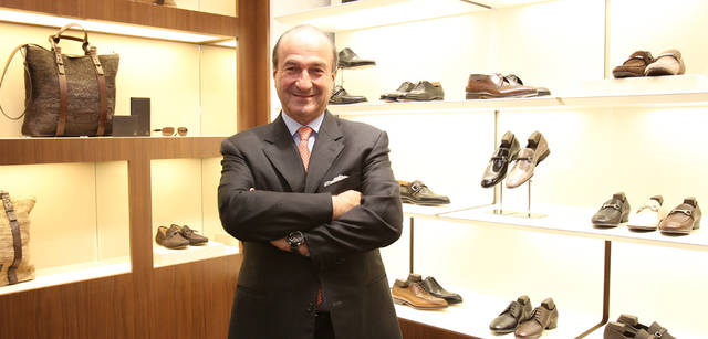 　CEO兼ゼネラルマネージャーのミケーレ・ノルサ氏。サルヴァトーレ フェラガモ六本木ヒルズ店にて。