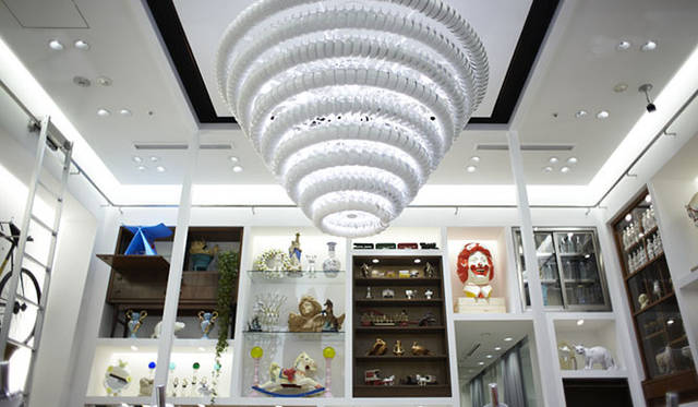 <b>PASS THE BATON｜パス ザ バトン</b>　PASS THE BATON OMOTESANDO （表参道ヒルズB2F）