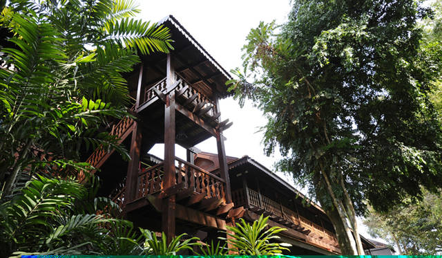 Club Med Cherating Beach｜クラブメッド・チェラティンビーチ｜木造高床式の宿泊棟