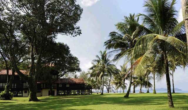 Club Med Cherating Beach｜クラブメッド・チェラティンビーチ｜ビーチに面した建物