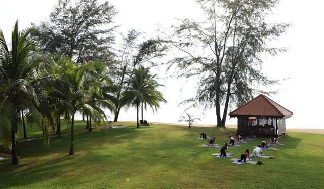 Club Med Cherating Beach｜クラブメッド・チェラティンビーチ｜早朝のビーチヨガ