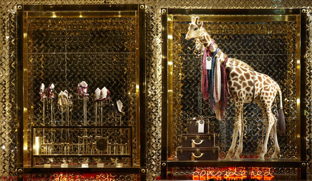 <b>LOUIS VUITTON｜ルイ・ヴィトン</b>　『ルイ･ヴィトン ニュー･ボンド･ストリート メゾン』オープン　ウィンドウディスプレイ