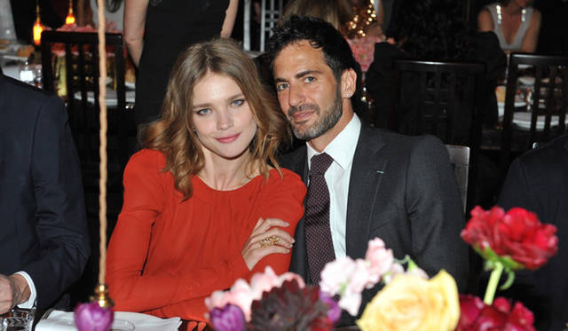 <b>LOUIS VUITTON｜ルイ・ヴィトン</b>　『ルイ･ヴィトン ニュー･ボンド･ストリート メゾン』オープン<br />左から モデル ナタリア・ヴォディアノヴァ、「ルイ・ヴィトン」アーティスティックディレクター マーク・ジェイコブス