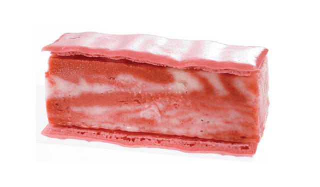 <b>PIERRE HERMÉ PARIS｜ピエール・エルメ・パリ</b>　人気のアイスクリームメニュー「ミス グラグラ」　イスパハン　価格｜630円