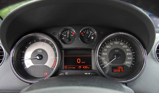 <b>Peugeot RCZ｜プジョー RCZ</b>