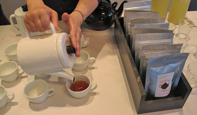 　『マーガレット・ハウエル 神南』カフェ<br />パッケージ売りの「HIGH TEA＝ダージリン」