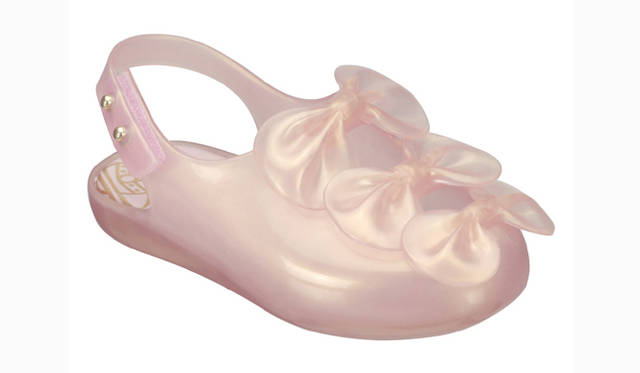 <b>Vivienne Westwood｜ヴィヴィアン・ウエストウッド</b><br />「メリッサ」とのコラボレーションコレクションにニューモデル＆キッズラインが登場！<br />「Baby shoes」　価格｜7875円