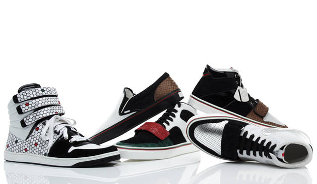<b>GUCCI｜グッチ</b>　東京のGUCCI ICON-TEMPORARY TOKYO限定のエクスクルーシブ コレクションより。左から、ハニカム柄ハイカットスニーカー 10万2900円、パイソンヒールスリッポンスニーカー 8万9250円、クロコテープクロージャーハイカットスニーカー 15万2250円、パイソンテープクロージャーハイカットスニーカー 13万4400円、シルバーテープクロージャーハイカットスニーカー 9万9750円（すべてグッチ／グッチ ジャパン）