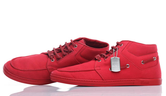 <b>GUCCI｜グッチ</b>　キャンバス地もレザーのシューレースもソールも、すべておなじレッドという美しさ。「グッチ ロンソン スニーカー」 8万6100円（グッチ／グッチ ジャパン）