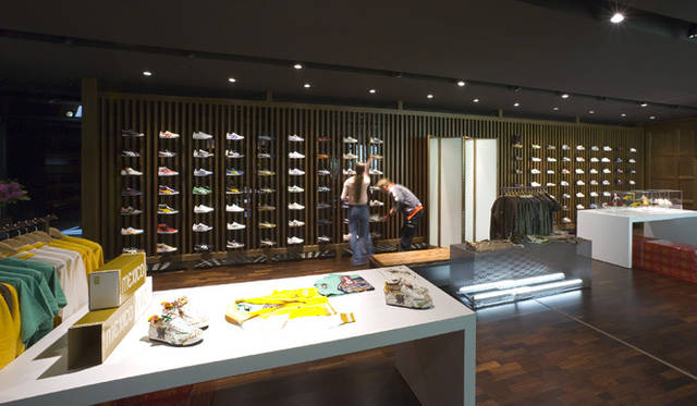 <strong>Onitsuka Tiger｜オニツカタイガー</strong>  　オニツカタイガー ベルリン店