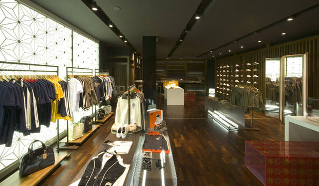 <strong>Onitsuka Tiger｜オニツカタイガー</strong>  　オニツカタイガー ベルリン店