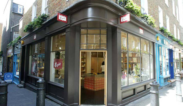 <strong>Onitsuka Tiger｜オニツカタイガー</strong>  　オニツカタイガー ロンドン店