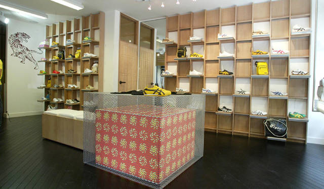 <strong>Onitsuka Tiger｜オニツカタイガー</strong>  　オニツカタイガー ロンドン店