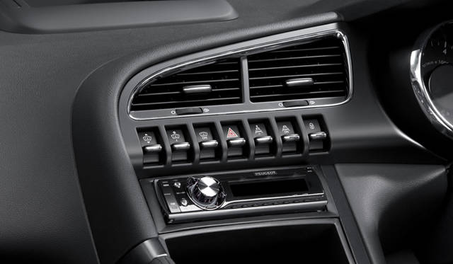 <b>PEUGEOT 3008｜プジョー 3008</b>