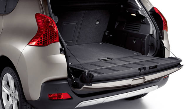 <b>PEUGEOT 3008｜プジョー 3008</b>