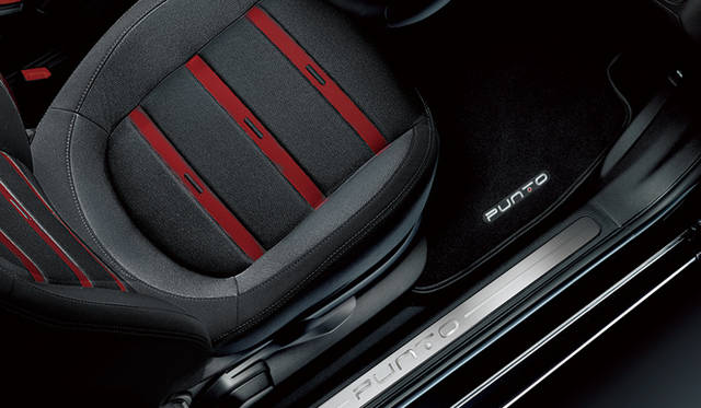 <b>FIAT PUNTO EVO｜フィアット プント エヴォ</b>