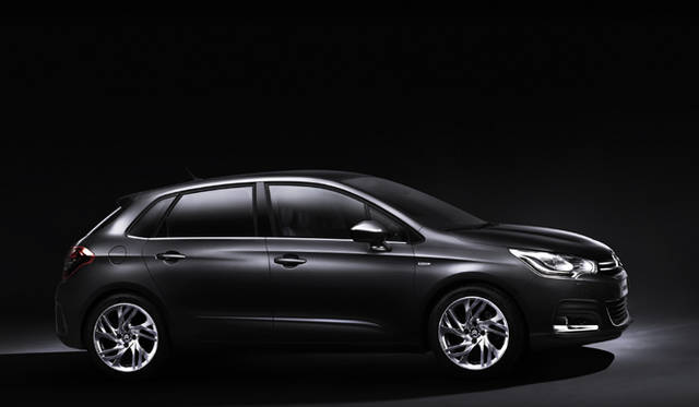 <b>CITROEN C4 ｜シトロエン C4</b>