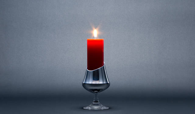 根本崇史｜Oboro/Candle Stand & Incense Holder 2005/Prototype<br>忙しさのあまり忘れがちな、日本の文化の「静」と「動」にアプローチ。 キャンドルの「光」とお香の「香り」は一時のリラックスとして「静」の役割を果たす。