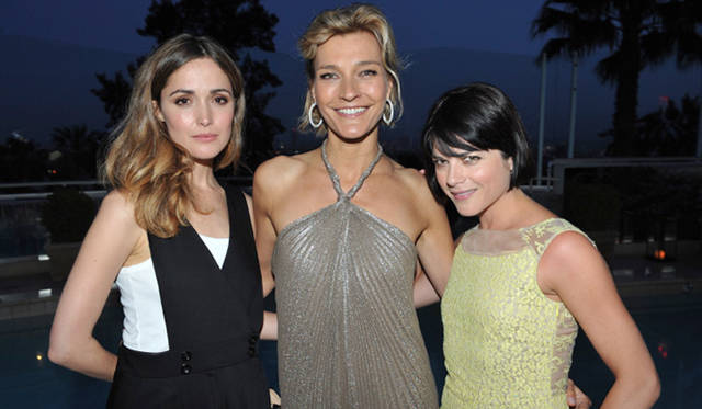<b>MaxMara｜ウーマン・イン・フィルム・ロサンゼルス 2010年度「クリスタル・アンド・ルーシー賞®」</b>　2010年5月31日におこなわれた、サンセット・タワーホテルにおいてのゾーイ・サルダナの受賞を祝うディナーパーティにて。左から、スポーツマックスを着た女優のローズ・バーン。マックスマーラ ファッショングループの顔的存在であるニコラ・マラモッティ、おなじくスポーツマックスを纏ったセルマ・ブレア。©Max Mara2010
