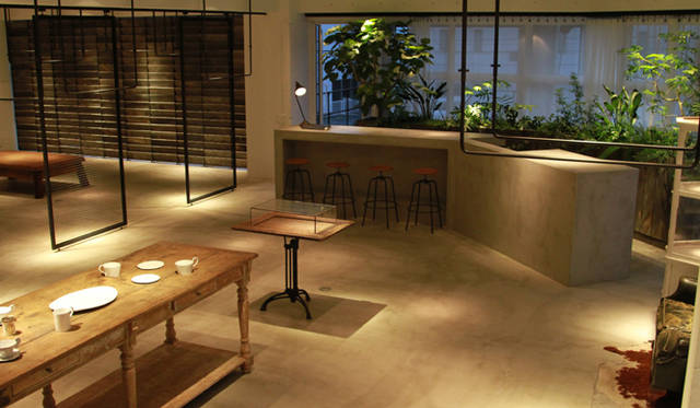 <b>MIHARAYASUHIRO｜三原康裕</b>　10周年を機に改装された「チェントコーゼ」の店内