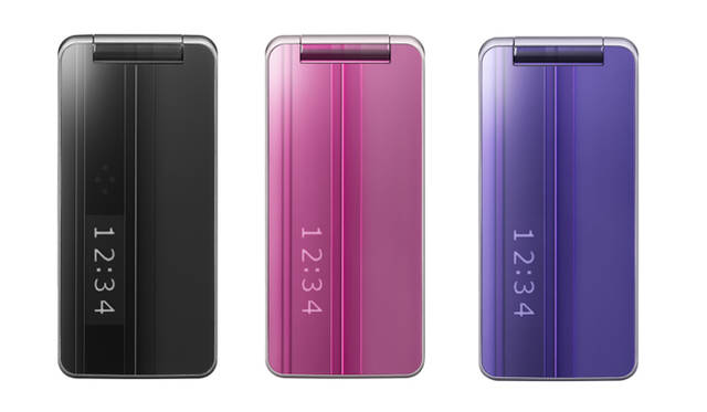 <b>EMILIO PUCCI｜エミリオ・プッチ</b>　エミリオ・プッチらしいカラーのフロントパネルにほどこされたグラデーションデザインが奥行き感と上質さを表現。背面にはブランドのサイン入り。マーブル・ブラック、エミリオ・ピンク、フローレンス・パープルの3色展開。オープン価格