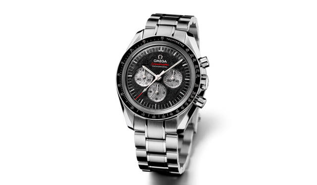<b>OMEGA｜オメガ</b> 「スピードマスター　プロフェッショナル　アポロ・ソユーズ35周年記念限定モデル」85万500円