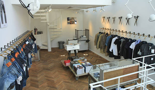 <b> DENHAM｜デンハム</b>　デンハム代官山店1階