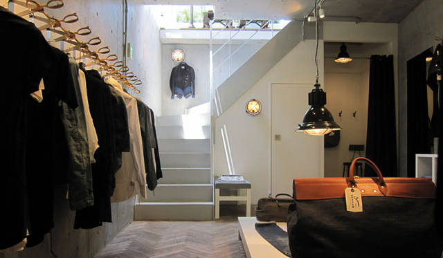 <b> DENHAM｜デンハム</b>　デンハム代官山店地下1階