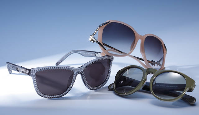 <br />（左）アレキサンダー ワン by リンダ ファロー　3万9900円　（上）マシュー・ウィリアムソン by リンダ ファロー　3万7800円　（右）ドリス ヴァン ノッテン by リンダ ファロー　3万9900円　以上すべて参考価格　（リンダ ファロー／ディプトリクス　Tel. 03-3409-0089）