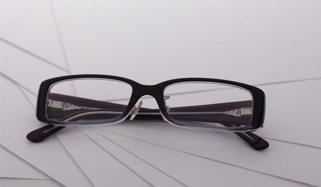 <br />2万6250円　以上プラダ　（プラダ／ミラリ ジャパン　Tel. 03-5428-6475）