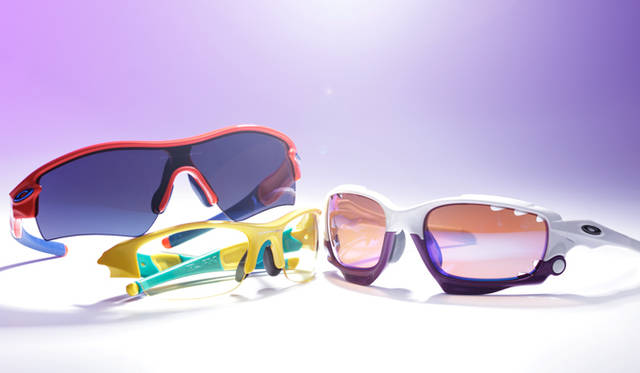 <br />（左上）「Rader（レーダー）」　2万9400円、（左下）「FLAK JACKET（フラックジャケット）」　2万3100円、（右）「「JAWBONE（ジョウボーン）」　2万8350円　（オークリー／オークリージャパン　 0120-009-146）