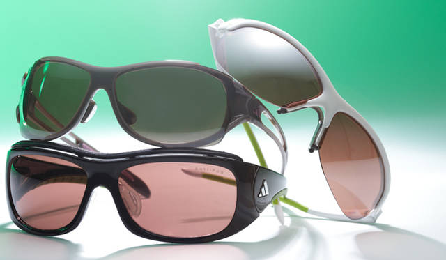 <br />（左上）「adilibria sense（アディリブリア　センス）」　1万9950円、（左下）「terrex（テレックス）」　2万2050円、（右）「adizero（アディゼロ）」　1万9950円（アディダス アイウェア／マスターズ アイプロテクション ジャパン　 0120-926-124）