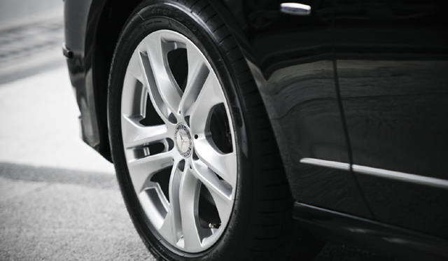 <b>MERCEDES BENZ｜メルセデス・ベンツ E 350 ブルーテック アバンギャルド</b>