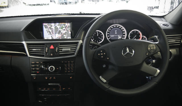 <b>MERCEDES BENZ｜メルセデス・ベンツ E 350 ブルーテック アバンギャルド</b>